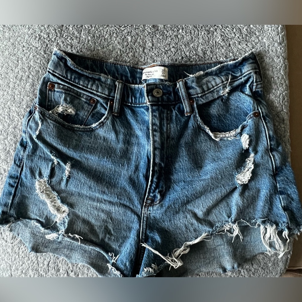 Abercrombie curve love mom shorts size 30